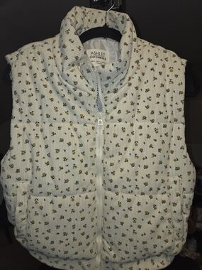 Ashley By 26 International Cream Floral Puffer Vest